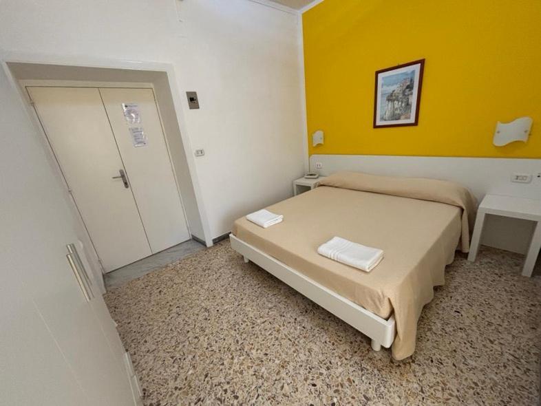 Delfino Hotell Marina di Camerota Eksteriør bilde
