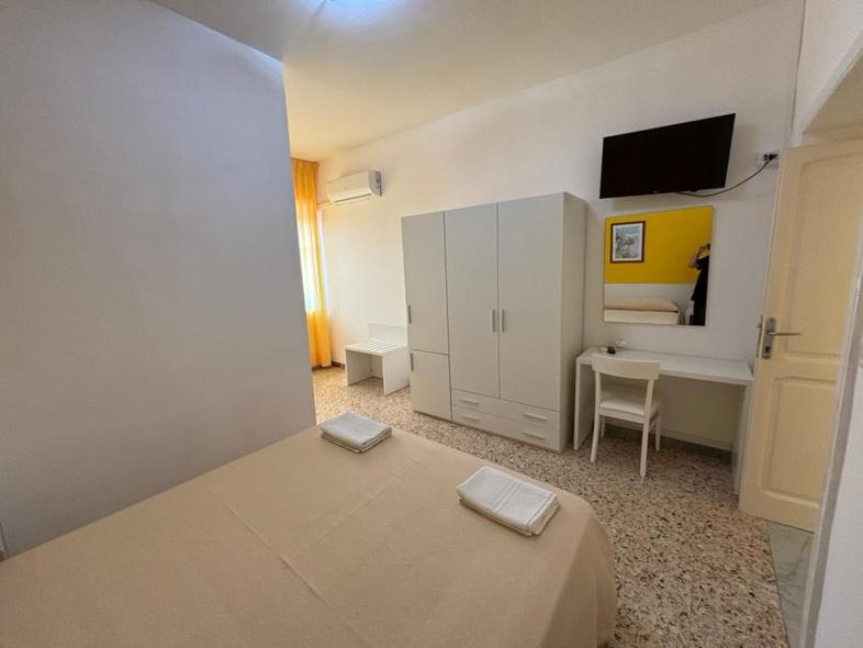 Delfino Hotell Marina di Camerota Eksteriør bilde