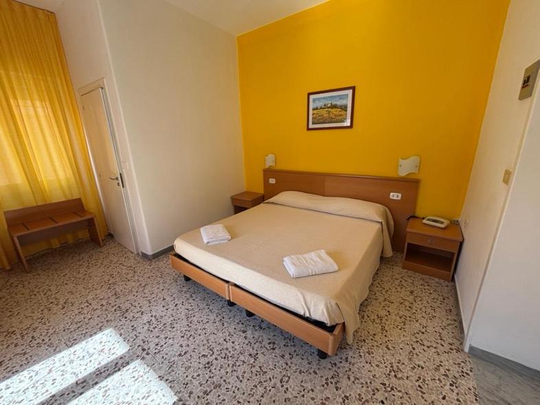 Delfino Hotell Marina di Camerota Eksteriør bilde